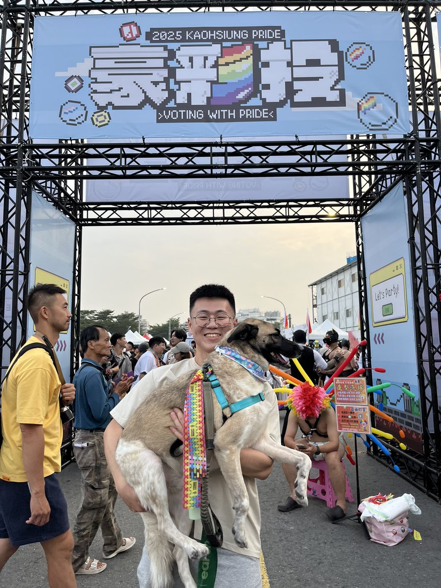 XXXF9885's tweet photo. 🐶🐶🐶🐶 https://t.co/utyS3yieYn