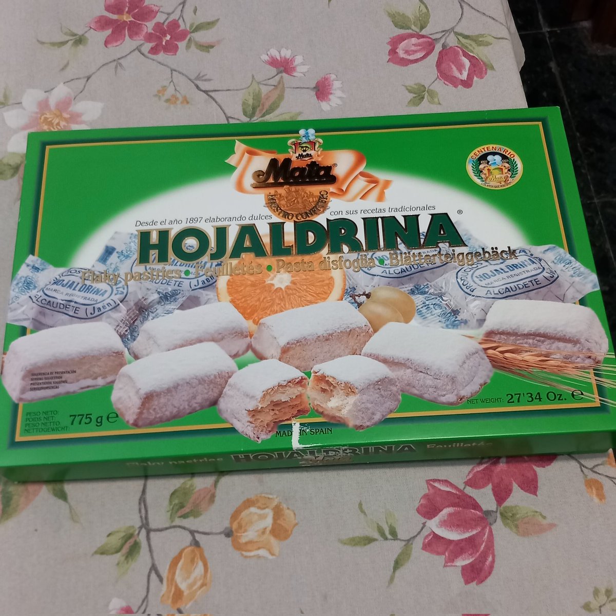 PepGranellTrave's tweet photo. Tras unos días jodido y sin gusto empezamos la cata de esto👌💪
Va a ser bastante improbable que llegue a Navidad🤣
#holaldrinas de #alcaudete
#Jaen #mantecados #Twitter #gastronomía #Navidad #dulcestipicos #polvorones #Andalucía #GoodMorning #domingo #Foodie https://t.co/XoQwWbM9Lo