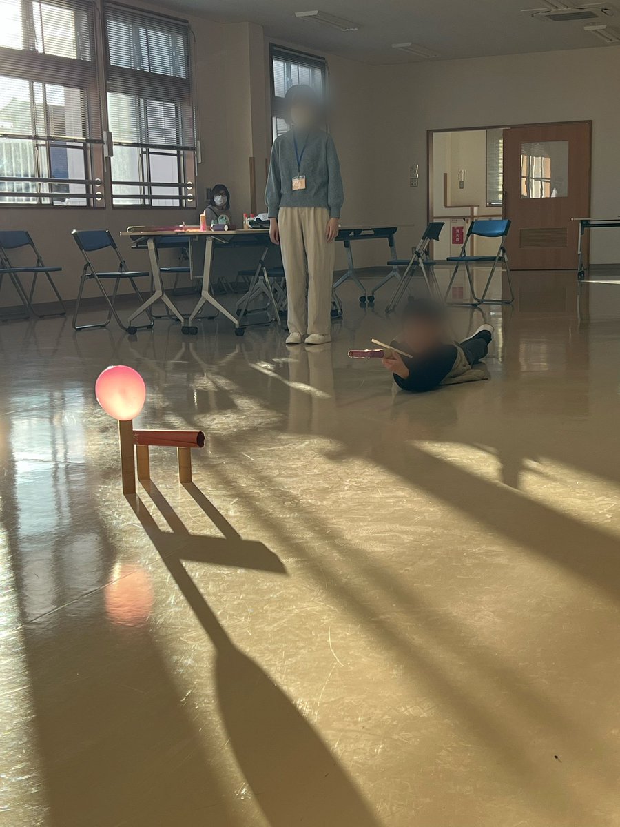 CalmIsesaki's tweet photo. みなさん、こんにちは☀️
11/22はCALMの活動を行いました！
今回は、「ぶっ飛びロケット」という工作をしました🚀
ノーマルの作品を作った後、たくさんスタッフと考えて、作ったものをさらに進化させていました🤭
最後には、スタッフと作っ��ロケットで的当てや飛距離の勝負をして楽しんでいました🔥 https://t.co/8WYtrFmM9u