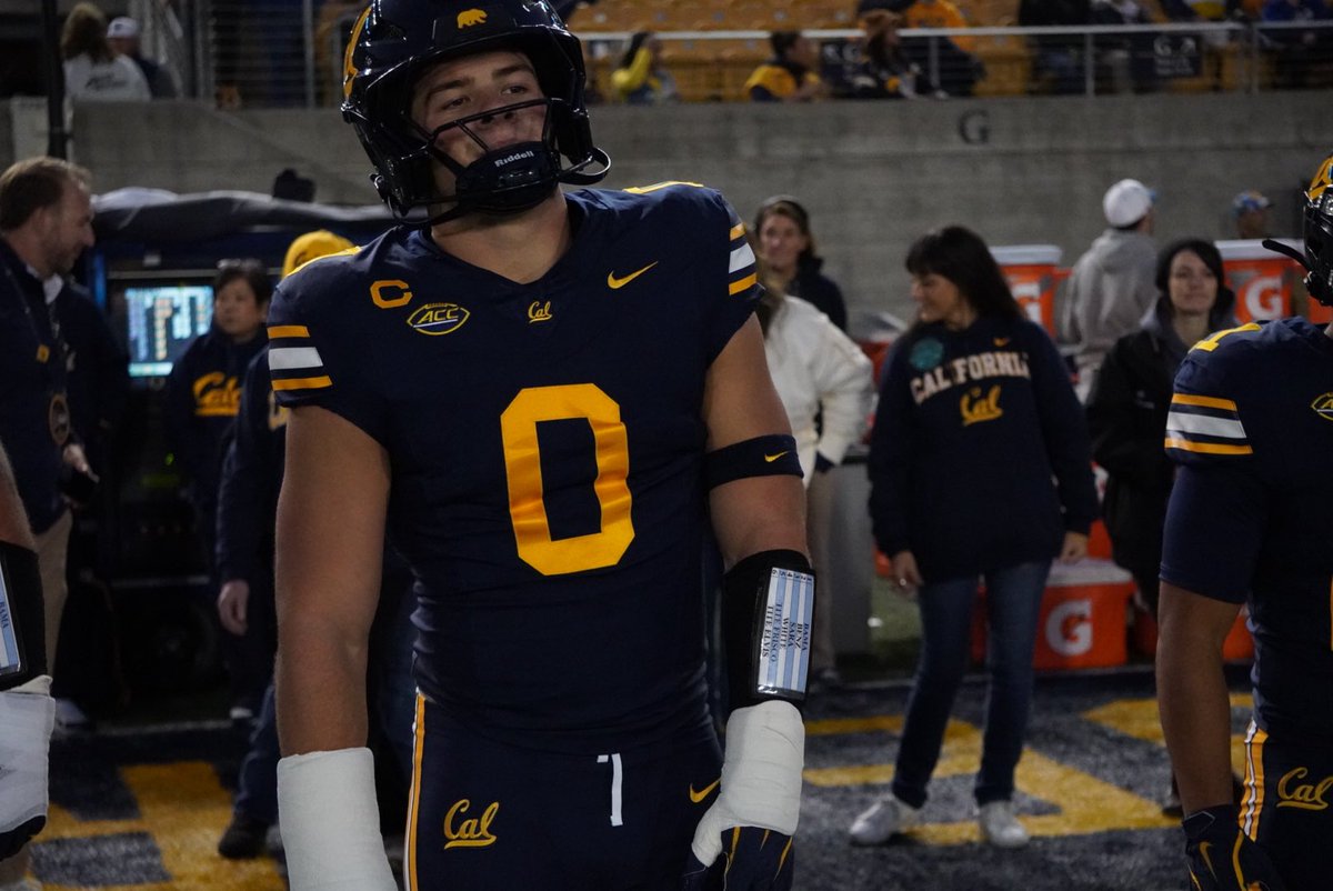 Morganzobeanzo's tweet photo. Cade being Cade.
@cadeuluave #theberkeleypulse https://t.co/ue6gdihq3p