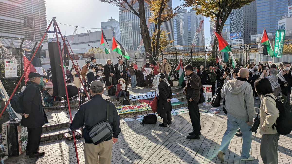 パレスチナのことはパレスチナ人が決める!「パレスチナ人民連帯国際デー」
新宿東口・旧アルタ広場前で、連帯アクション。始まってます。
#FreePalestine #StopGenocide #パレスチナ人民連帯国際デー