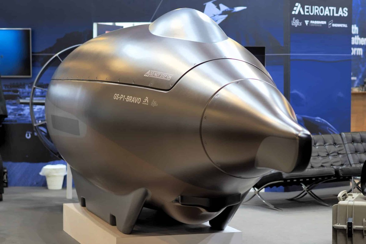 exitpoint0's tweet image. Dünyanın internete erişmesini sağlayan, toplam uzunluğu 1,3 milyon kilometreyi bulan deniz altı kablolarını korumak amacıyla robot bir köpek balığı geliştirildi.