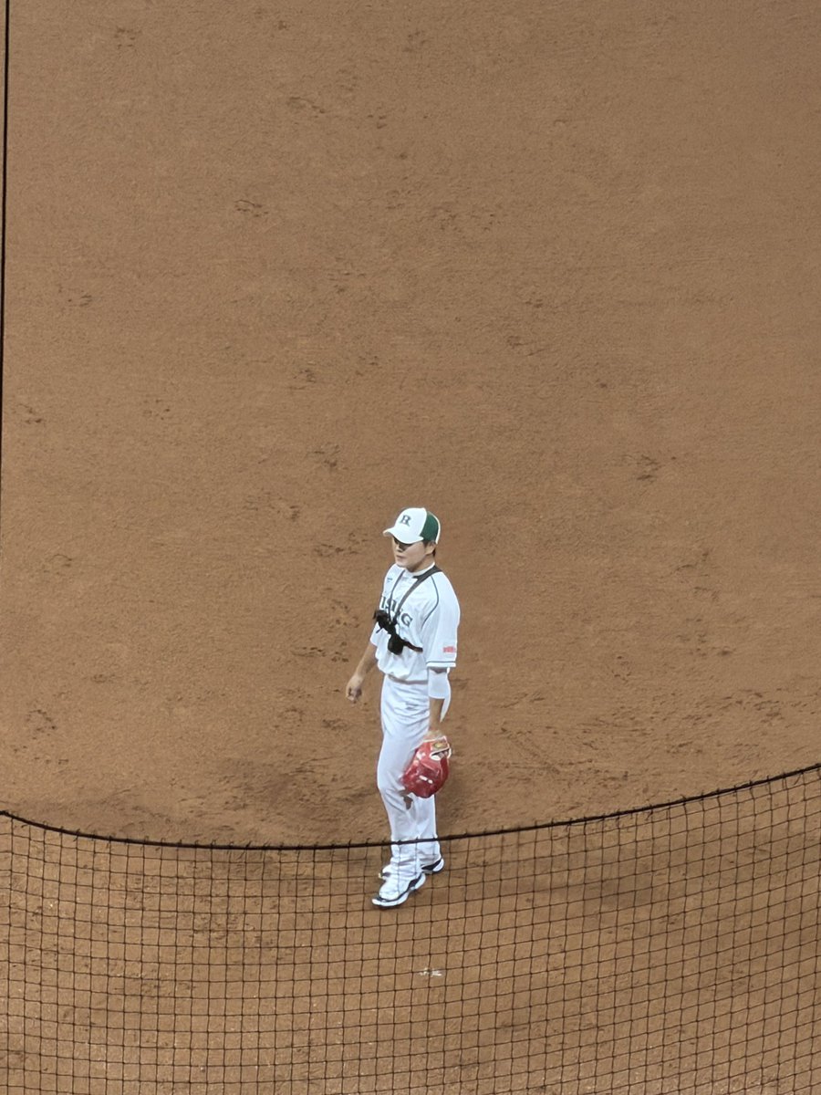 택요니 뭐 찍고잇네에