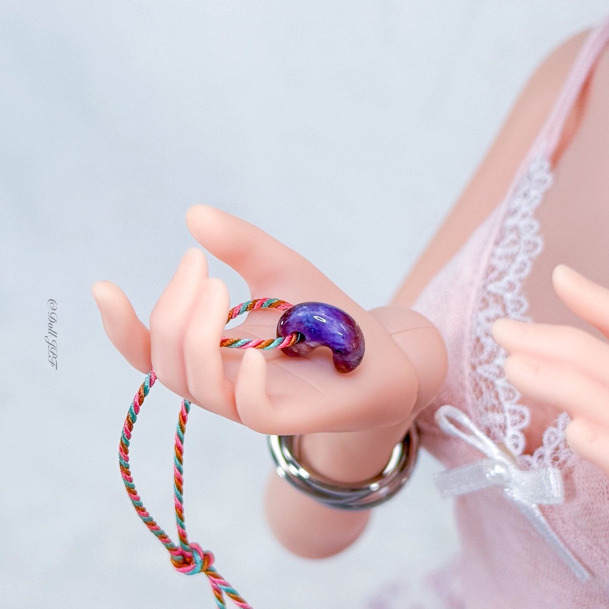 AndroidPDF's tweet image. Doll F: ハイ、雅ちゃんの勾玉だよ💕 (o^^o)

雅ちゃん: ニャ💕 ヾ(Φ∀Φ)/

#出雲型勾玉 #勾玉 #アナヒータストーンズ  #magatama #anahitastones #fashiontail #Noels_Atelier #catgirl #smartdoll #smartdoll雅 #smartdolljustice #dolljpf