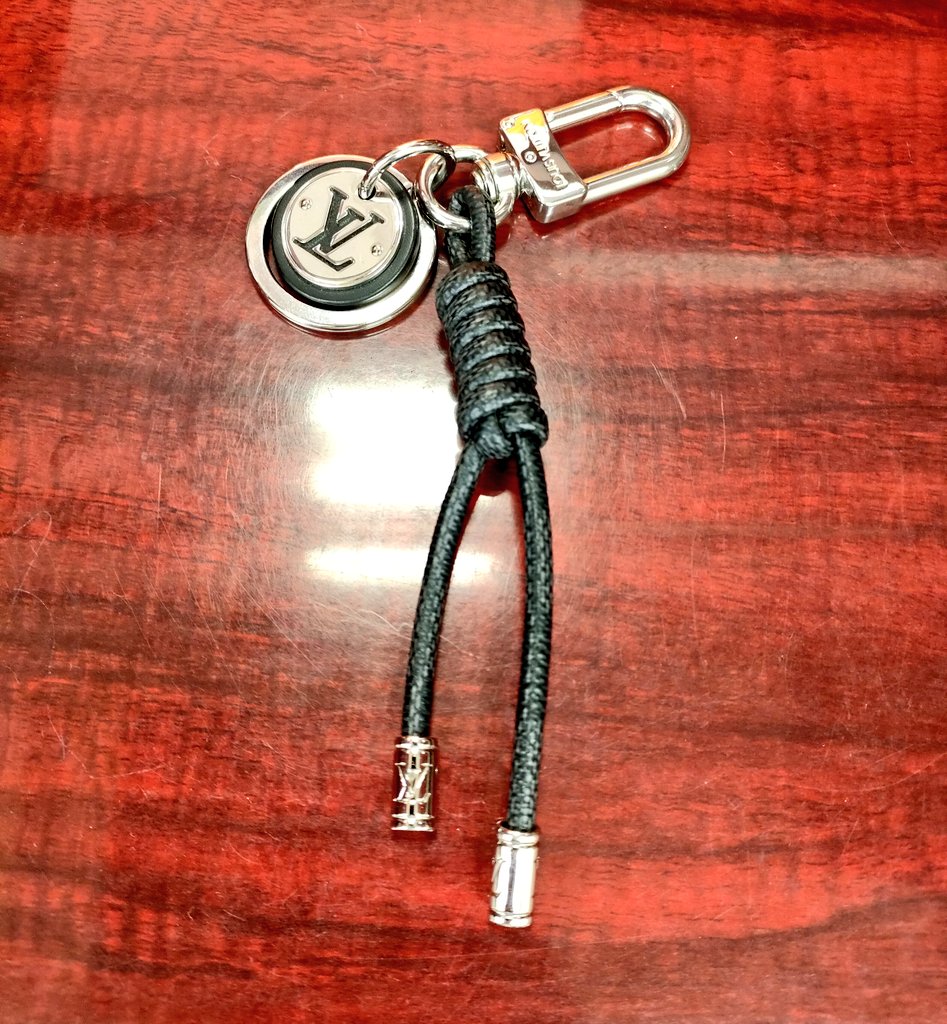 ルイヴィトン キーホルダー・レザーロープ M67224 買取させていただき