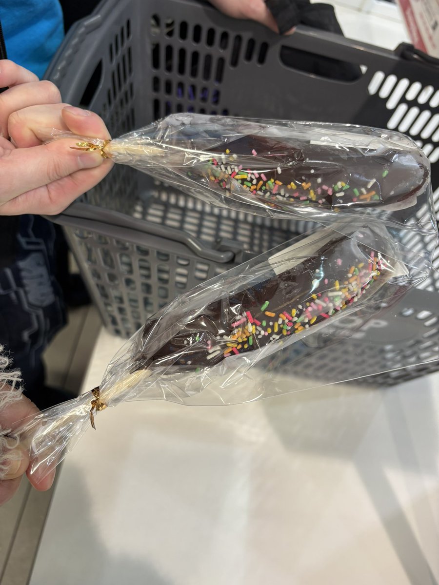 RT @nm7love121: ドラさんがチ〇コ買ってくれた！！