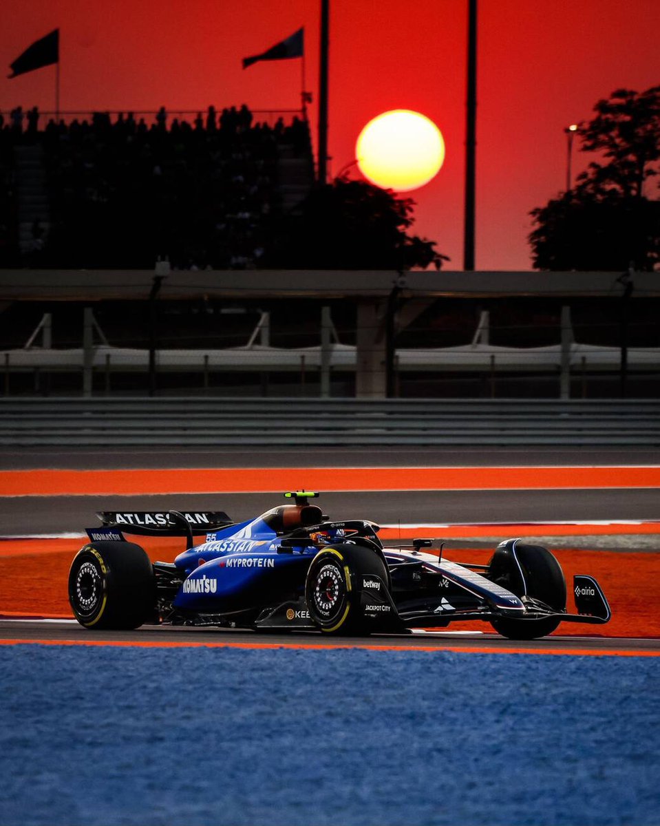 efilda55's tweet image. these two car 55 pics are literally perfection☀︎     

📷: from alamy