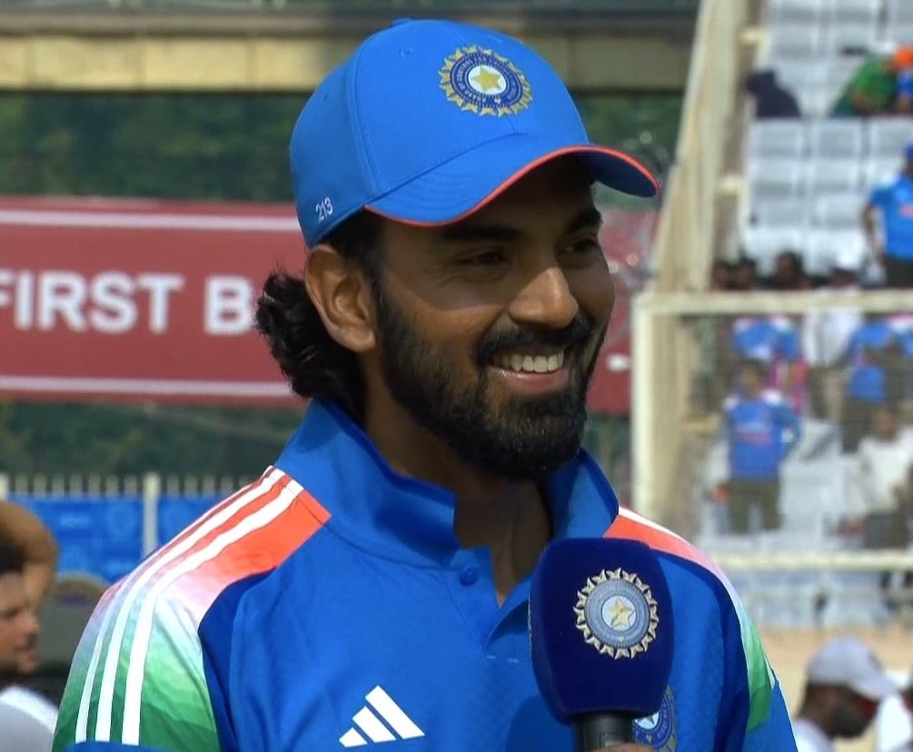 dasjy0tirmay's tweet image. Every KL RAHUL Fan today : 🥰