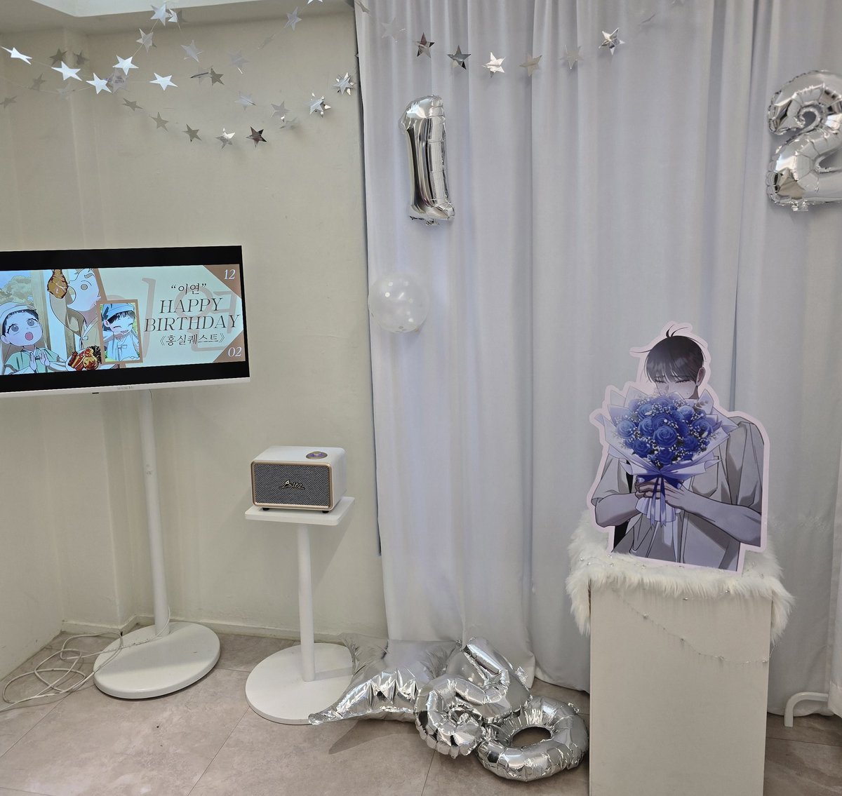917Cu's tweet image. 선녀야 미리 생일 축하해🥳
와시 생일카페가 꼭 연이훈이 마냥
아기자기하더라구요
이연이 픽 스티커 붙이는데 저만 왜 또
마이너잡이하나요🤣🤣🤣
#홍실퀘스트 #RedThreadQuest #LEEYEON_1202