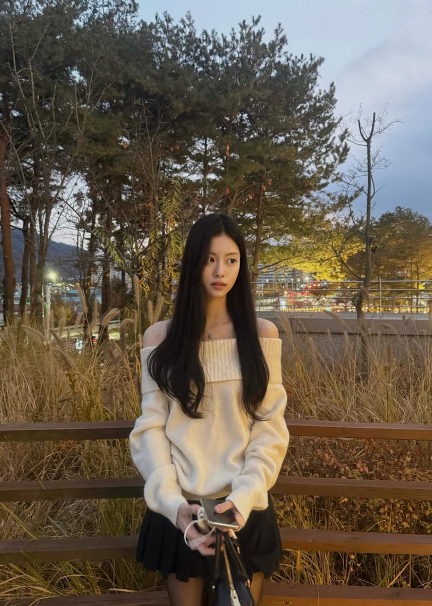 KIMGARAMBASE's tweet image. #GARAM appears breathtaking on post birthday pictures ⁠♡

🔗 instagram.com/p/DRrHNKlEvKh 

Welcome Back Princess 🤍