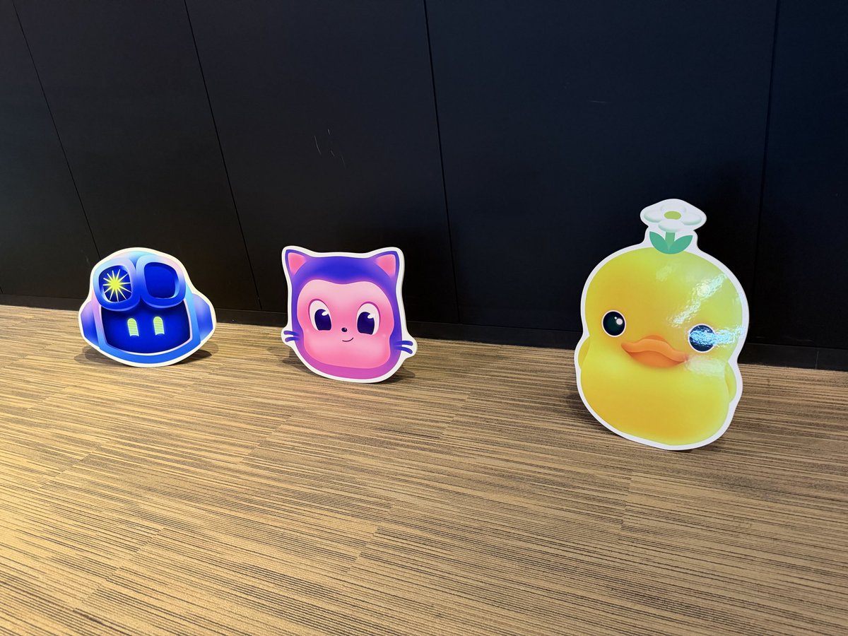 cloudinsightsys's tweet image. 遅ればせながら、GitHub Universe Recap Tokyo に行って来ました。
開発者が集う熱量を直に感じる良い機会だった。
今は開発者ではないけど、ギークな話は面白い。
これからはより多くの開発者の方々の支援をすべく取り組んでいこう。
そしてGitHubはグッズが色々欲しくなる。

 #GitHubUniverseRecap