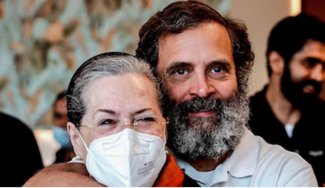 Politicx2029's tweet image. BREAKING 🚨

Delhi Police has filed FIR against Madame Sonia Gandhi and LoP Rahul Gandhi in National Herald case.

BJP can put its entire machinery against this family, but they will never bow before anyone.

Gandhis are built different🇮🇳