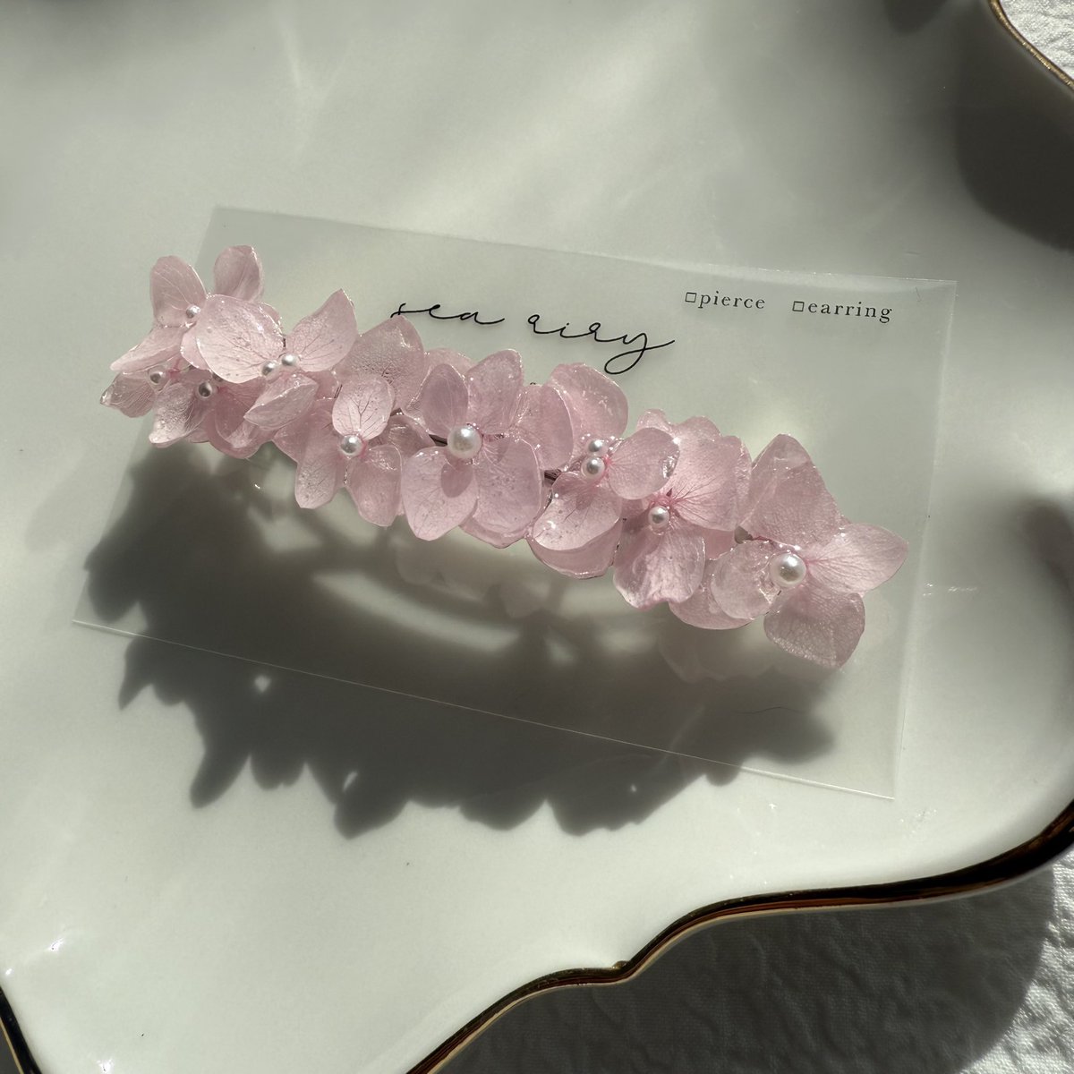 ピンク紫陽花のバレッタ ベビーピンクの紫陽花 ヘアバレッタ ピアス . 再販しました