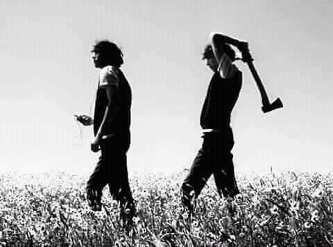 “لن يؤذيك مَن تتوقّع منه الأذى، سيؤذيك مَن كان أمانك.”