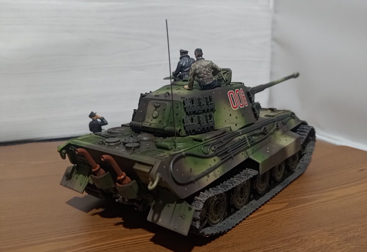 プラモリベンジ企画 #七つの復習 
1.タミヤ 1/35 キングタイガー（アルデンヌ戦線）
完成です！！

4年前に初めて制作したキットですが、当時は自信が無く作れなかったバイクやフィギュアを全て作りました。情景的な雰囲気が伝わってくるセットでした。