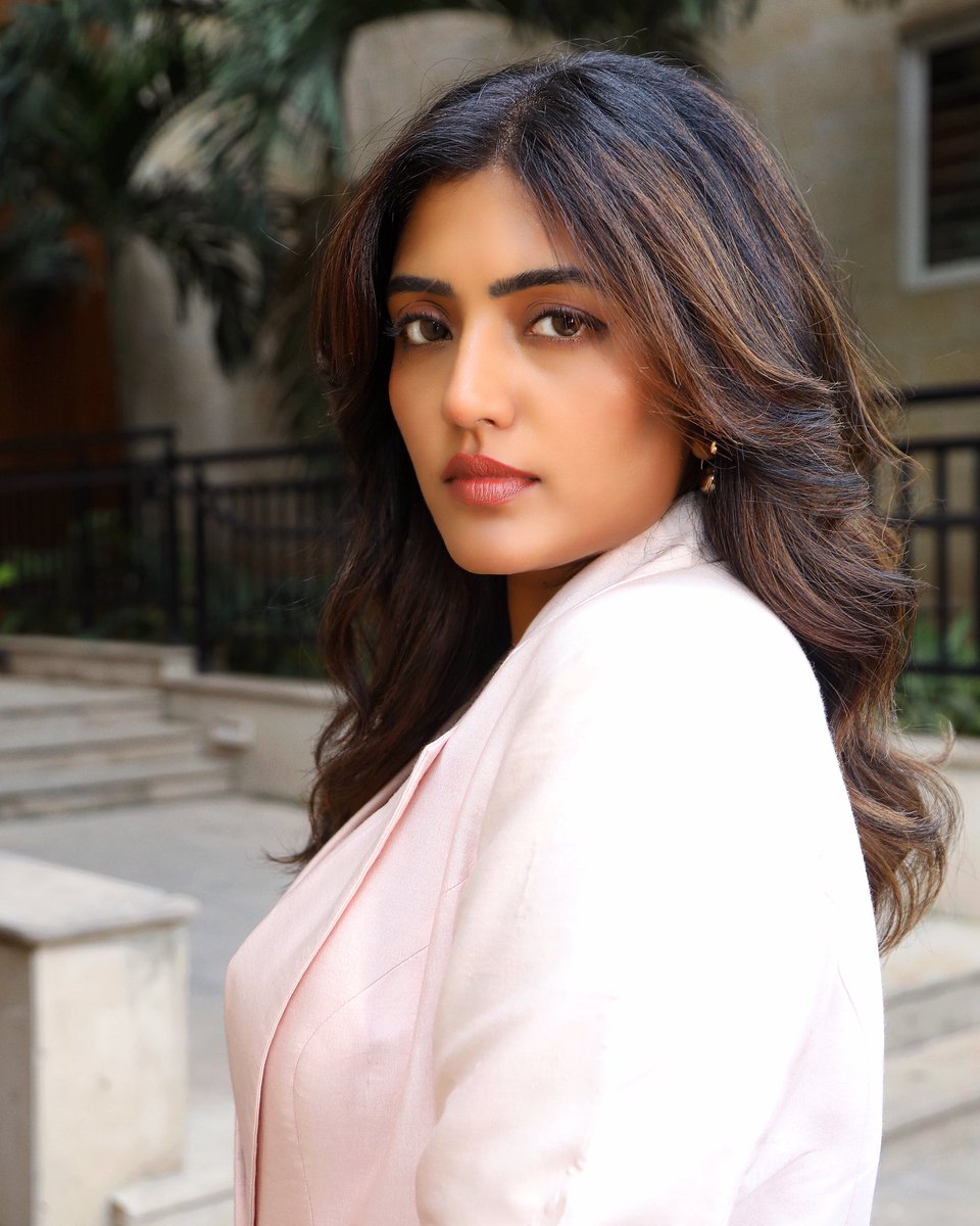 YoursEesha's tweet image. My type💖