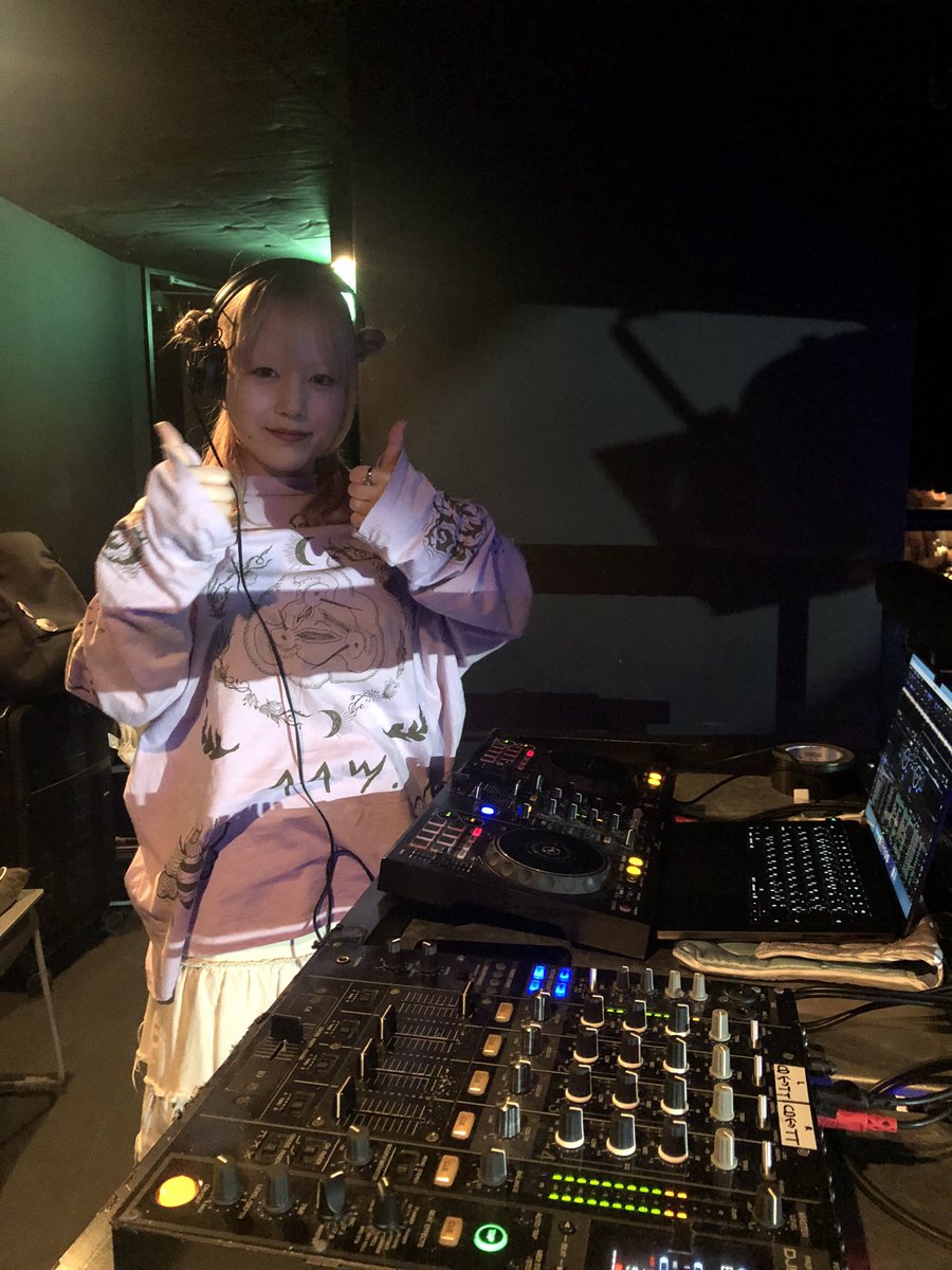 Today we also have <a href="/___djvu/">B̤̈a͓̽b͙y⃑Ḅ̇l໊ṳ̺eᤢβ⃜</a> spinning the tunes! (Live house only)