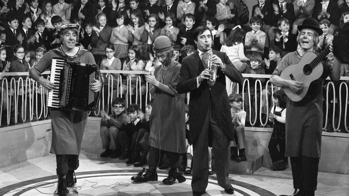 Guillermo Jiménez vuelve a Insurrección para hablarnos de Los Payasos de la Tele...

'Porque llevo torta'.

joseluisibanezsalas.blogspot.com/2025/11/porque…