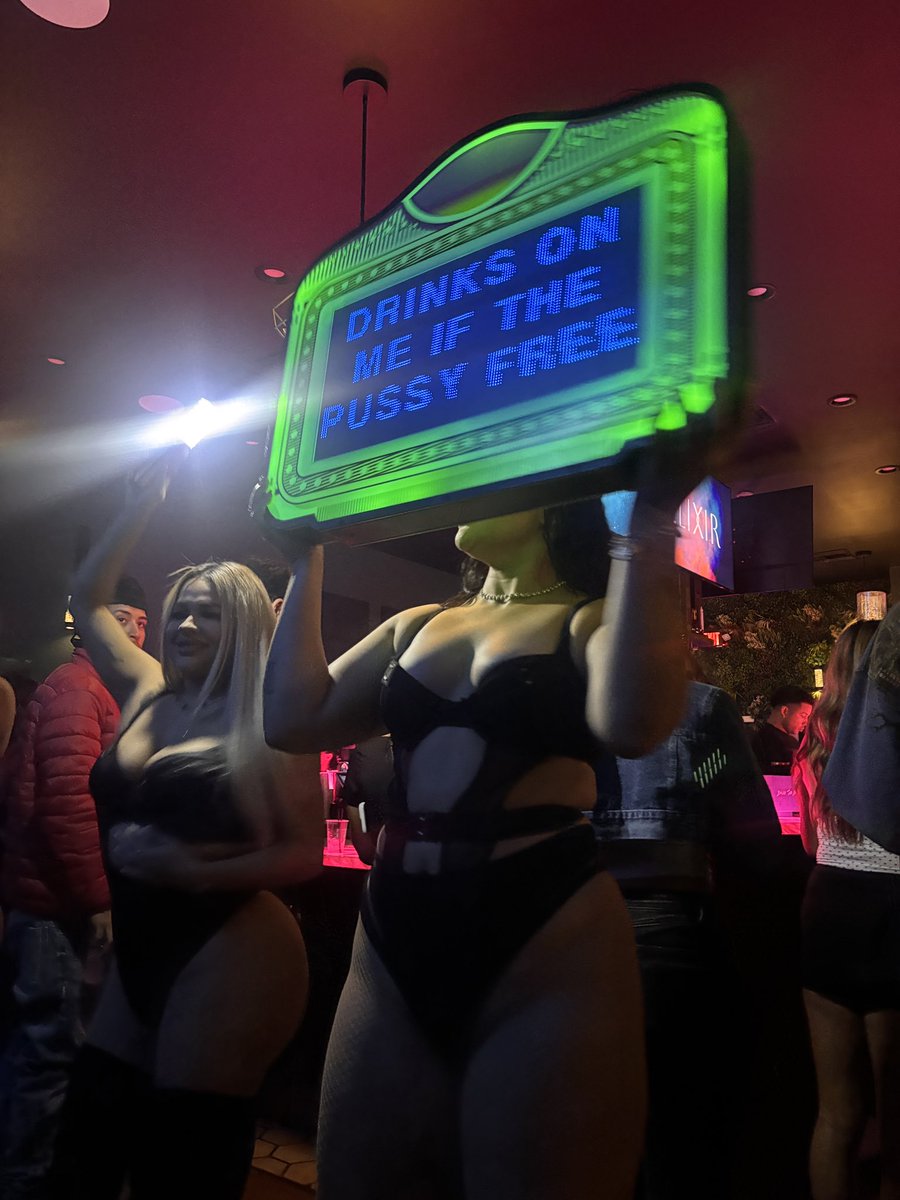 dishnsty's tweet image. Bro ain’t never hanging 😭