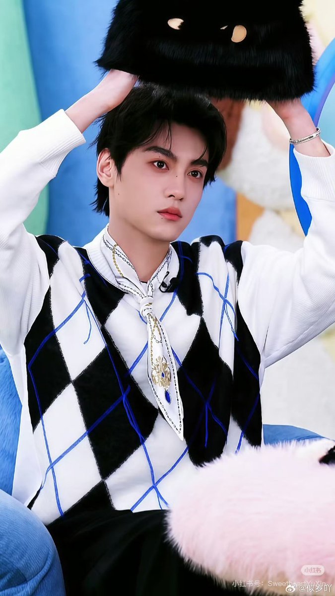 Ge87814Gem's tweet photo. I keep falling for him again and again
XUNING THE SHINING YOU
#XuningAYORTOYSLive
#TianXuning #田栩宁 https://t.co/IFd4kFvOj6