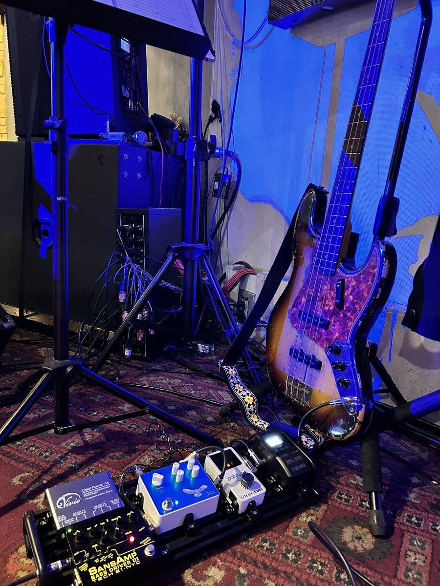 glay_jumbo's tweet photo. 昨夜の悔しい気持ちは拭えないですが😭😭

今夜は吉祥寺NEPOにてPiano Shift !!!!!

ドラマーさんが急遽スケジュールの都合で出演できず、いつもとは異なったスペシャルなメンバーで演奏します🎹🥁🎸🔥 https://t.co/jjUqMBbKJT