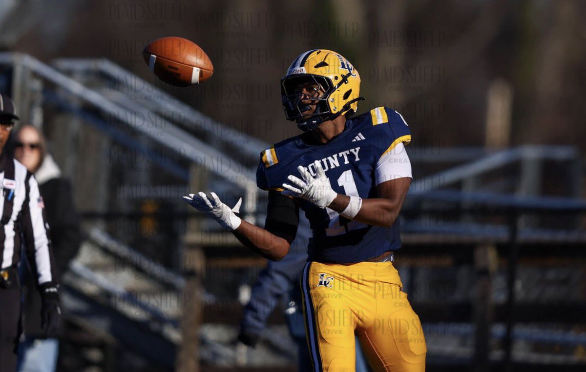 Jeremiah Davis Jr. (@showtimedavis11) on Twitter photo 