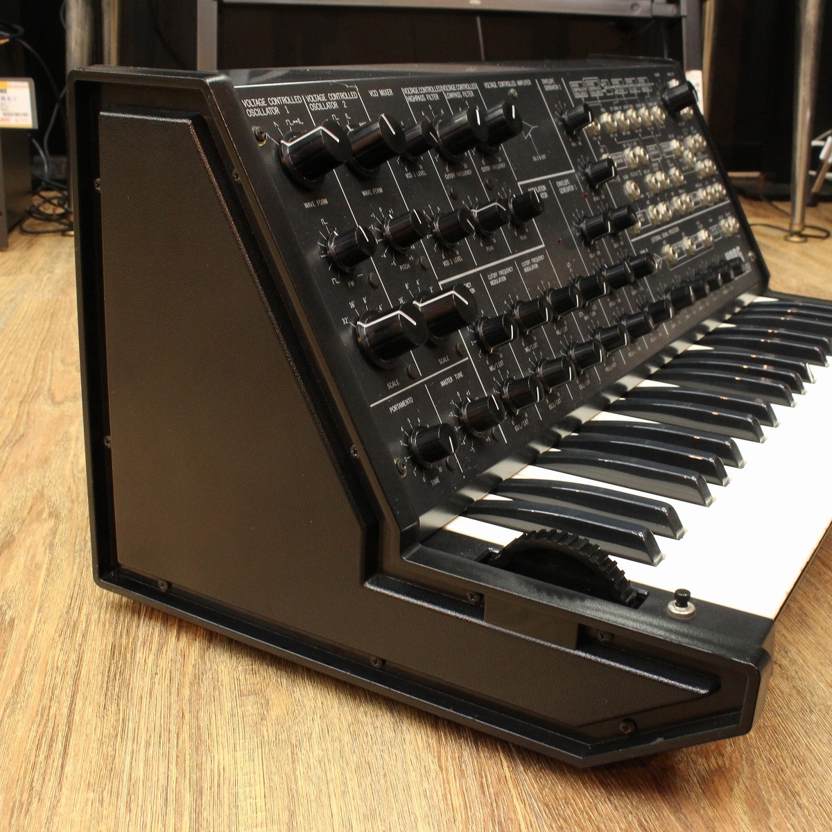 KORG / MS-20 後期型が中古で入荷！ 「MS-20」は太く粘りのある