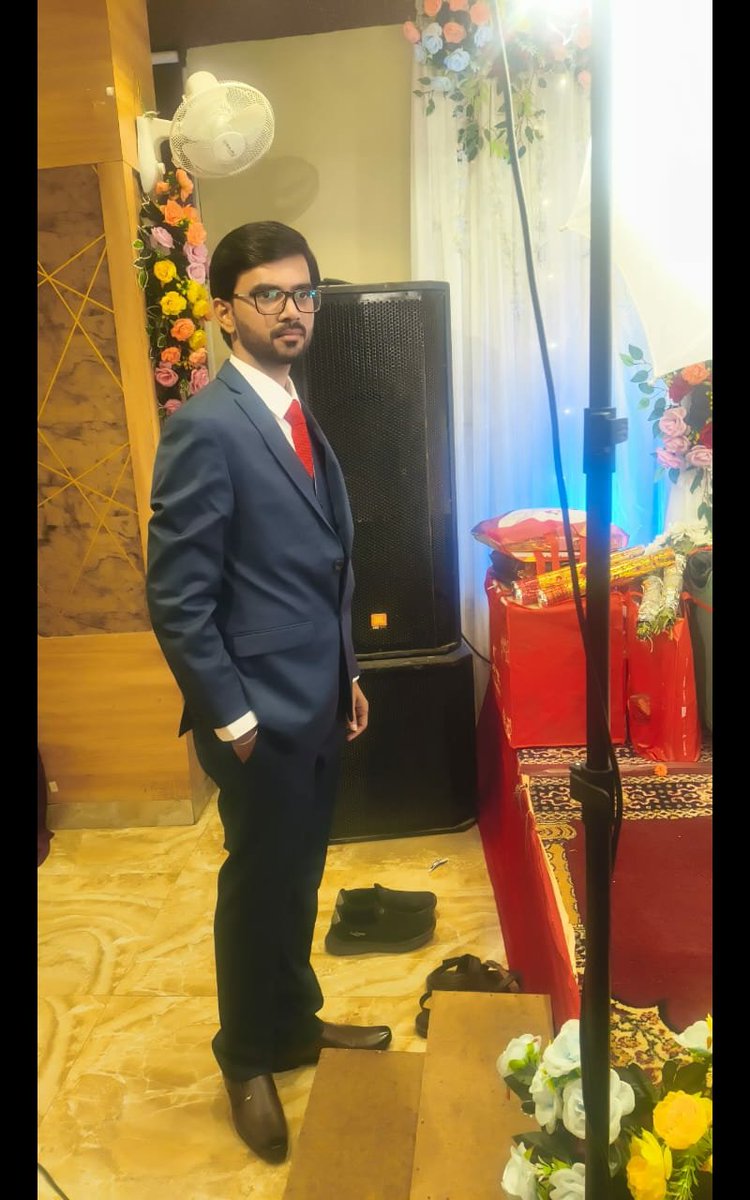 nishantnavin72's tweet image. Last Sunday at patna !
#engagementvibes #formal