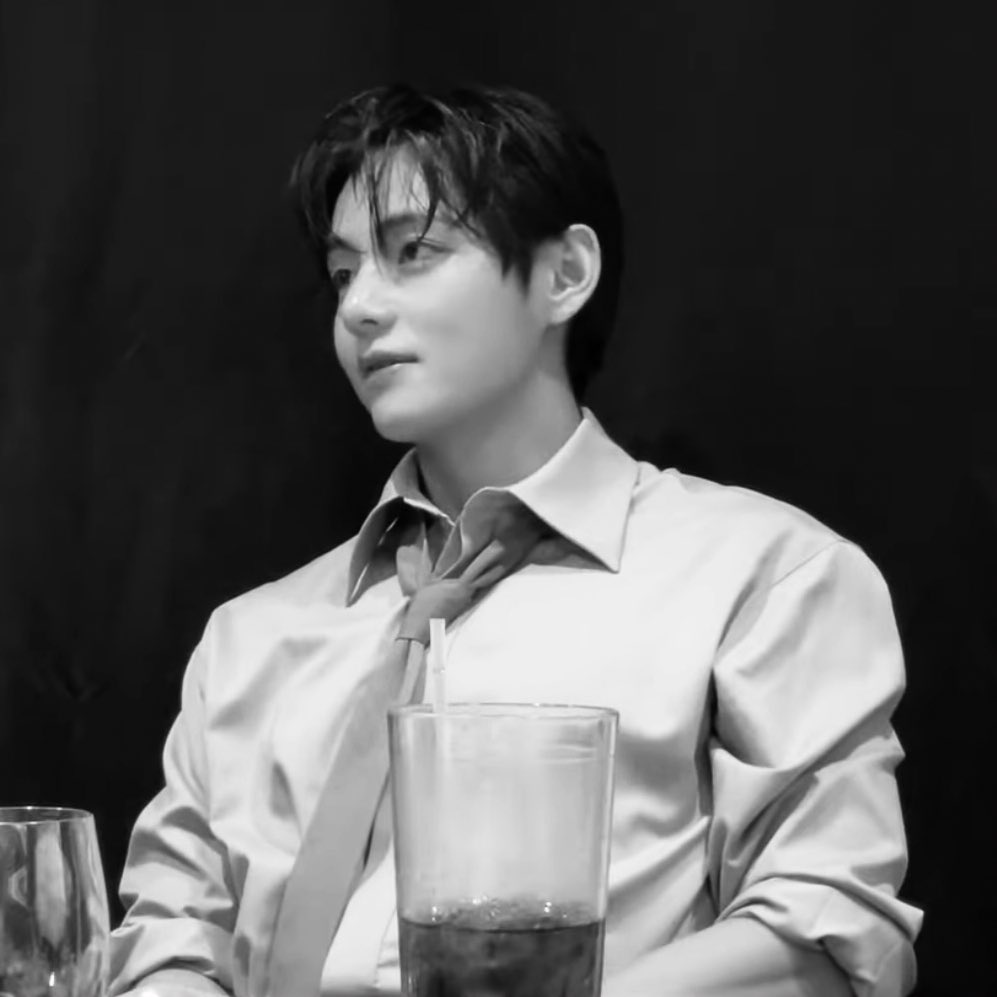 loopskthv's tweet image. the rich ceo in a kdrama
