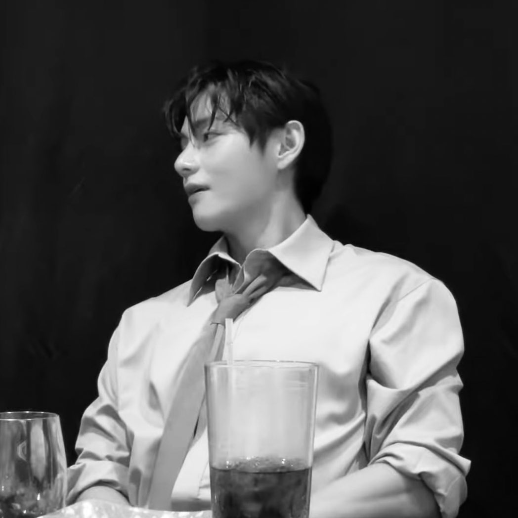 loopskthv's tweet image. the rich ceo in a kdrama