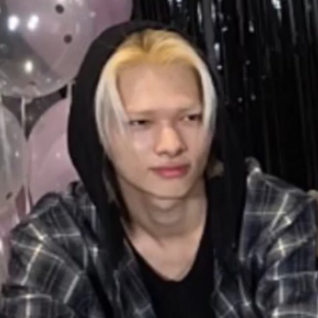 rikishapedheart's tweet image. he’s so boy in this flannel with the hoodie’s hood up 😖💝💞🪽🤎💘💝💞💗 my baby