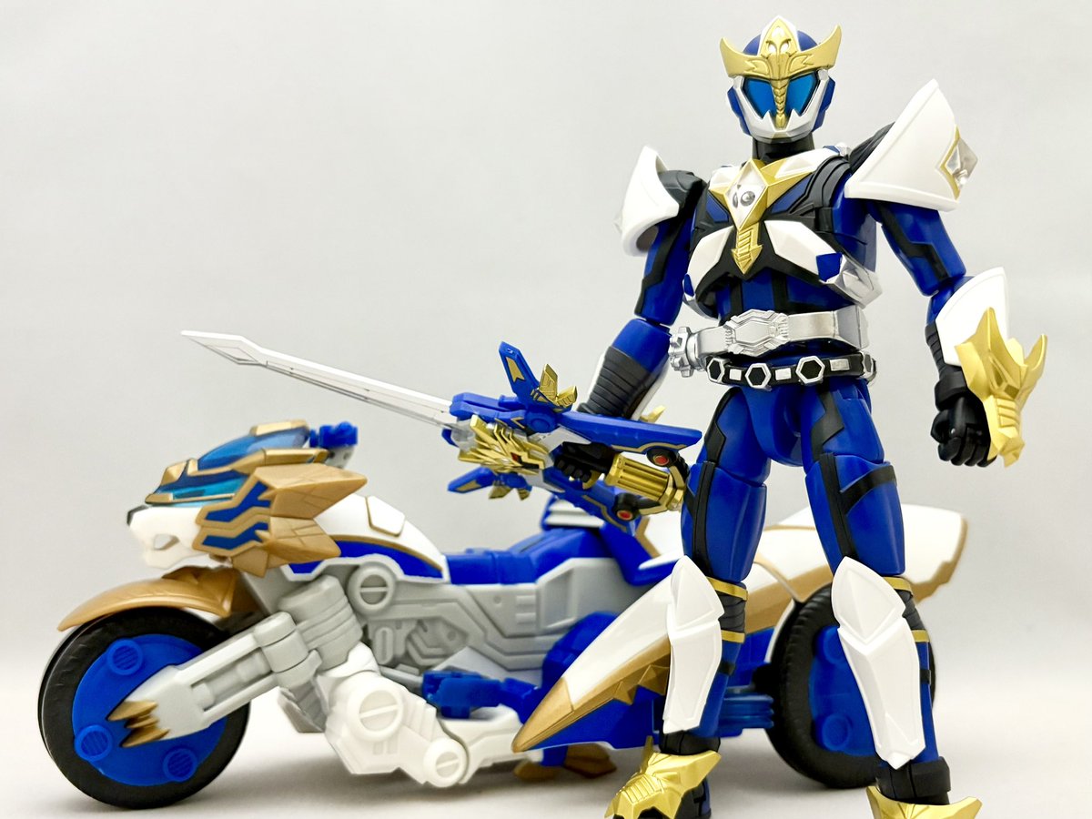 本日ご紹介するリュウケンドーのおもちゃはこちら。タカラ「アクション