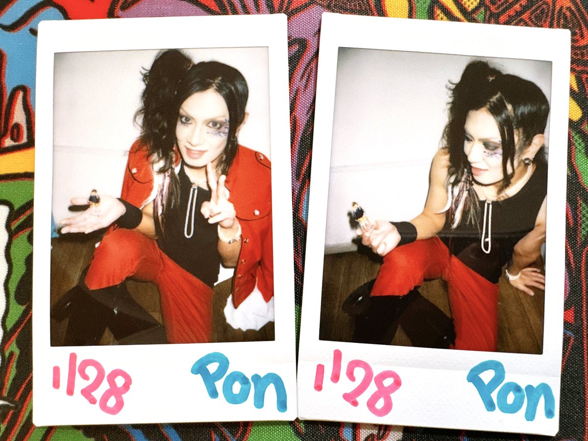 のぴ　グッズまとめ売り⭐︎レアチェキ有 あと、みんなにこのチェキたちをよく見てほしい…！！ 手に【ちびマコ