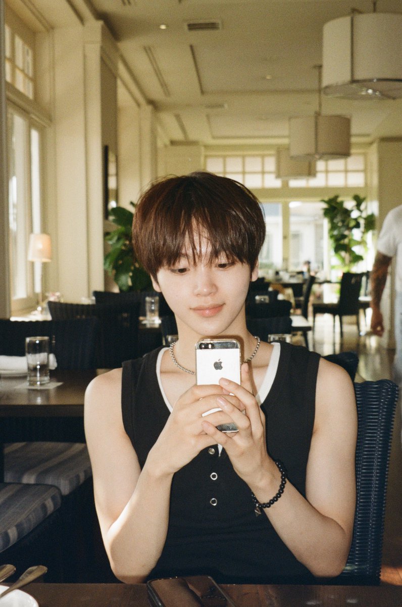 CRAVITY_twt's tweet photo. 동그란 생일보내😘
#태영 #형준
#HAPPYHYEONGJUNDAY
#큰일이다_오늘_24번째_송형준_생일이란다_경사났다
#크래비티_동글동글_송형준_생일 https://t.co/eEaU5f8MXA