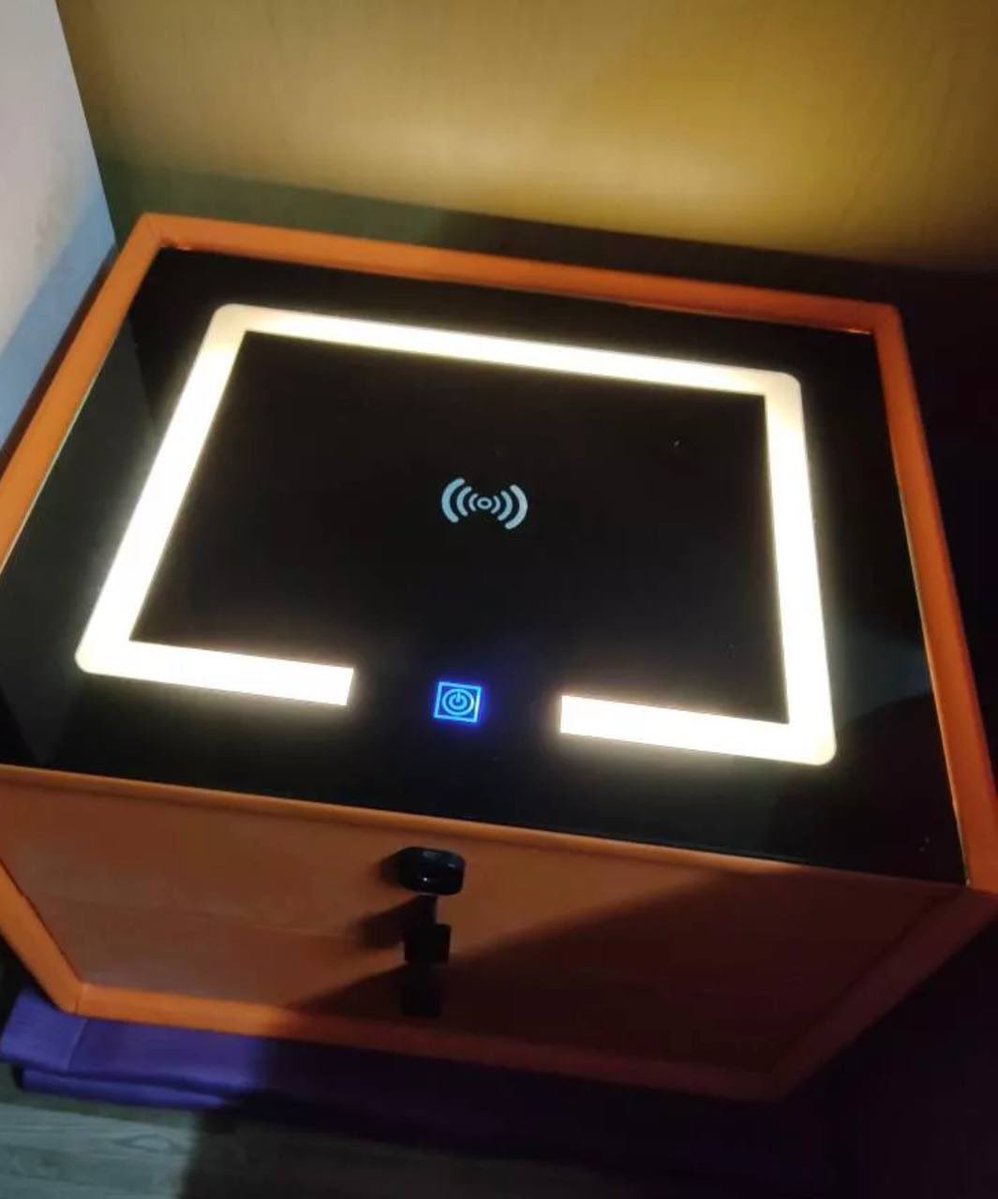 kakidekor's tweet image. LED light ikut mood semua dalam satu. Design clean dan moden, harga pun tak cekik. 

Kecil je perubahan, tapi efek dia memang besar.

Tengok sini
👉🏻 s.shopee.com.my/7V8ys8s9ic 
👉🏻 s.lazada.com.my/s.G2WVg?cc