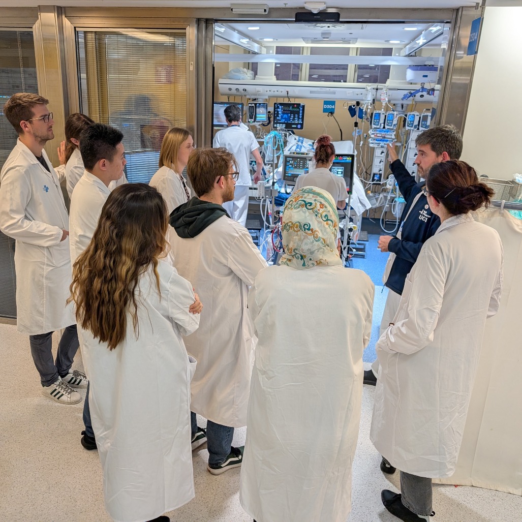 👏 El Programa ECMO de #VallHebron ha estat seleccionat per European Society of Intensive Care Medicine per acollir un ECMO 'Fellowship' dins del seu programa formatiu en suport vital extracorpori, en col·laboració amb <a href="/ELSOOrg/">ELSO</a>.

Felicitats per la feina equip! 💙