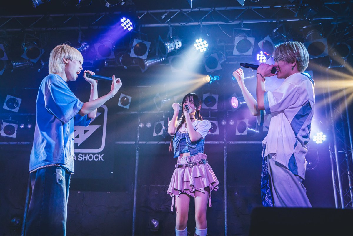 BiTEASHOCK_'s tweet image. ⚡️ぴあ先着先行受付中!!⚡️
年内最後のワンマンライブ
「BiTE THE UNKNOWN LiVE」
ぴあ先着先行受付中！
受付は12/3(水)23:59まで！
詳細はこちら！
bishthenext.tokyo/news/detail.ph…

12/21(日)[東京都] aube shibuya
1部開場/開演 12:30/13:00　
2部開場/開演 16:30/17:00

よろ！
#BiTEASHOCK 
#バイショ…