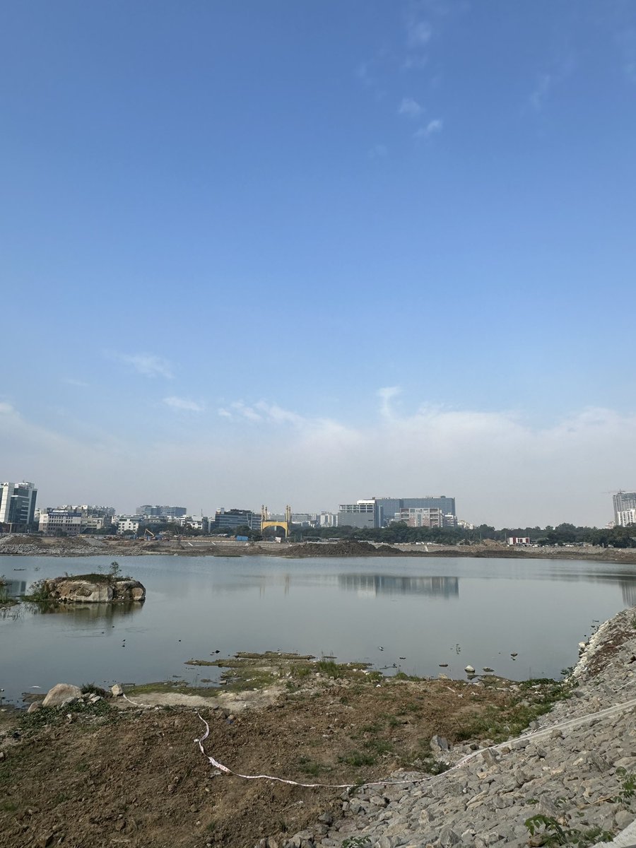 durgaprasadbabu's tweet photo. Timmidkunta Lake is getting restored …

Good work by @Comm_HYDRAA 👏 https://t.co/W0kQA8rh0S
