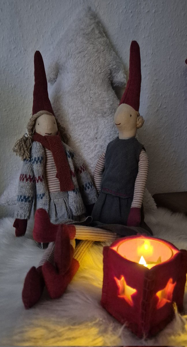 aluspe's tweet image. First Sunday of Advent🕯
         🌟🎅🎄🕯❄️🌟
CHRISTMAS SEASON IS HERE