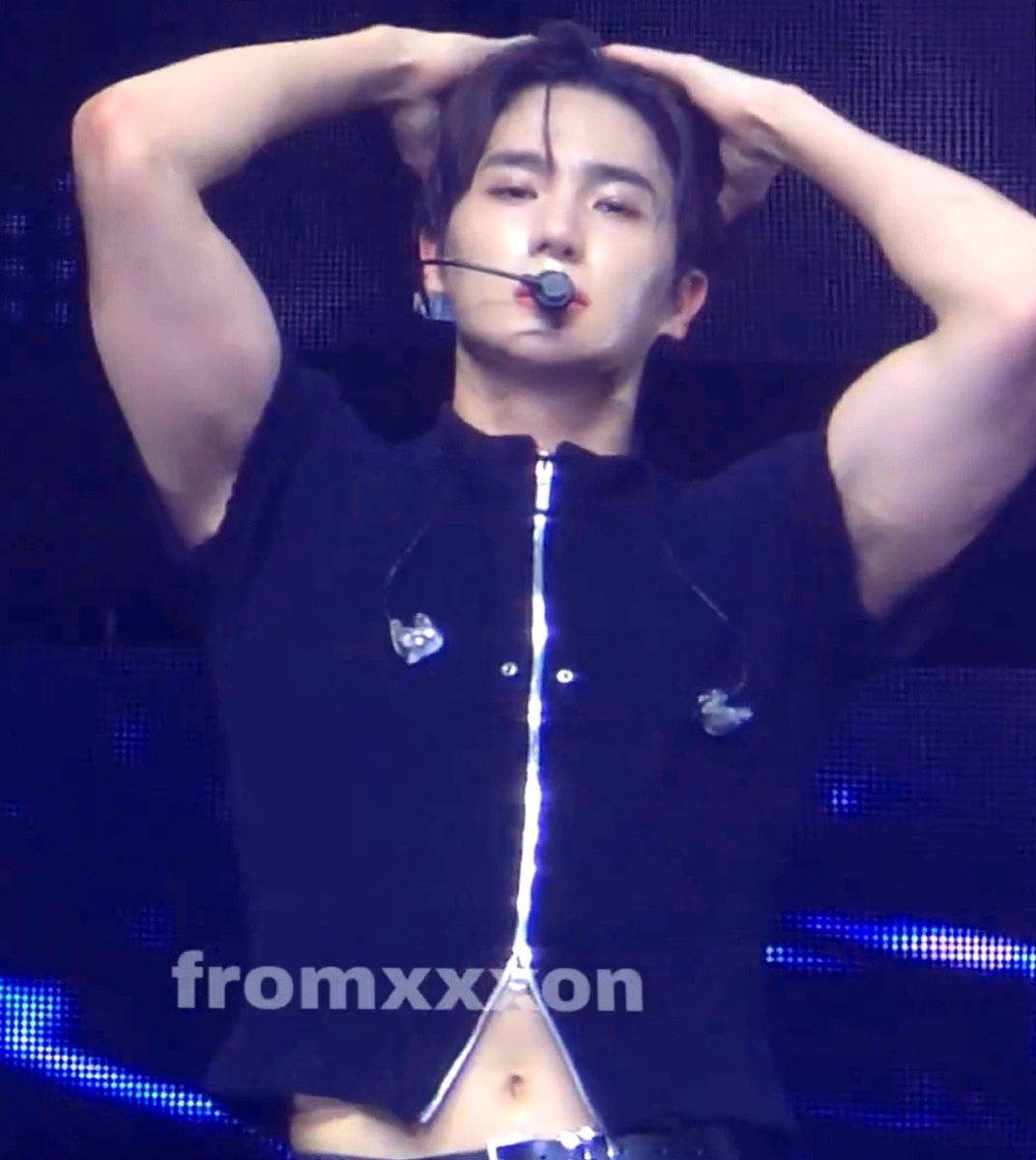 hyunjaesprite's tweet image. sometimes i find myself wanting hyunjae…..🤤