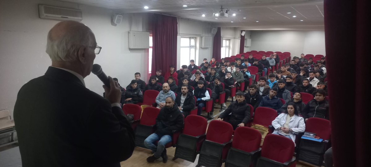 Türkiye yüzyılı maarif modeli kapsamında  Dr. İdris GÖRMEZ tarafından okulumuz 12. Sınıf öğrencilerine  "Bilimsel Perspektiften Değerler ve Matematiğin Dilinde Yaratıcı İzler" isimli seminer düzenlendi.<a href="/TCMusValiligi/">T.C. Muş Valiliği</a> <a href="/TCMusValiligi/">T.C. Muş Valiliği</a> <a href="/ERHANSUBASI49/">ERHAN SUBAŞI</a>