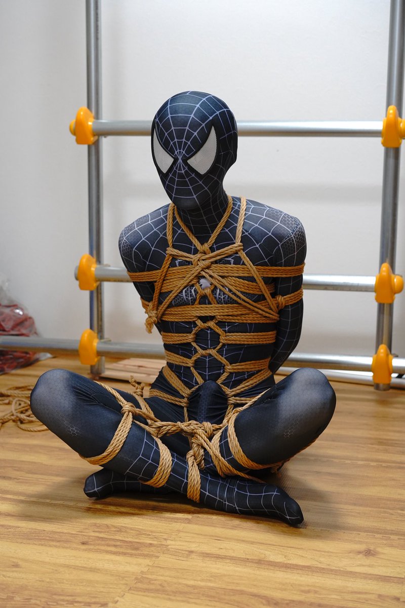 初スパイダー初緊縛。

ちなみに今日で21歳になりました！！
#大学生ゲイ
#大学生バイ
#ユニフェチ