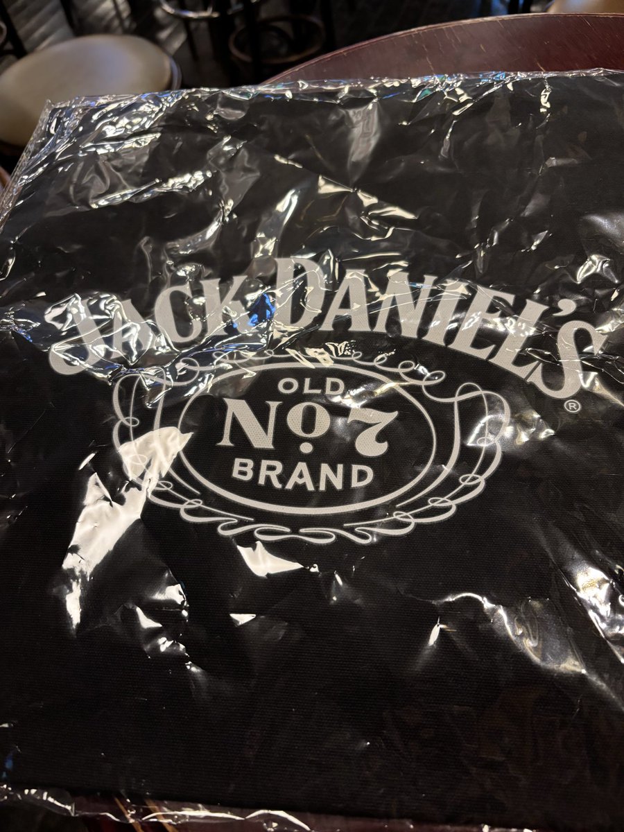 ひとりでHUBに来たらなぜかジャックダニエルのレコード貰えた