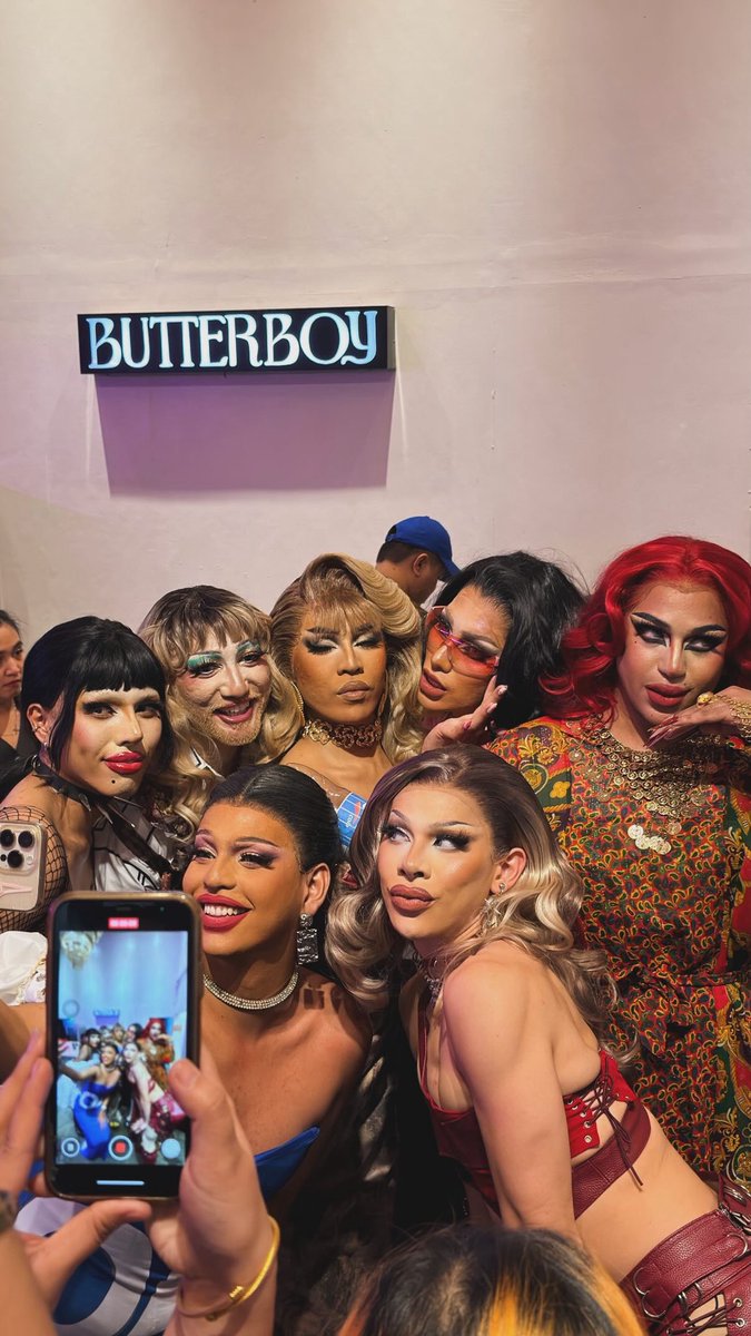 jexiedin's tweet image. the first and last roast of butterboy was hella funnn😝