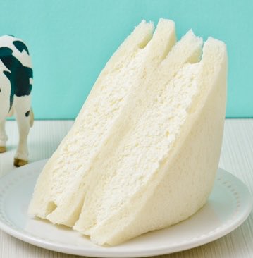 １２月２日よりローソンから、北海道産生クリームをたっぷり使用し、生クリーム専門店監修のホイップを思う存分楽しめる「MILK監修　たっぷり生クリームサンド」が新発売されます✨
sweetroad5.com/news/21742/