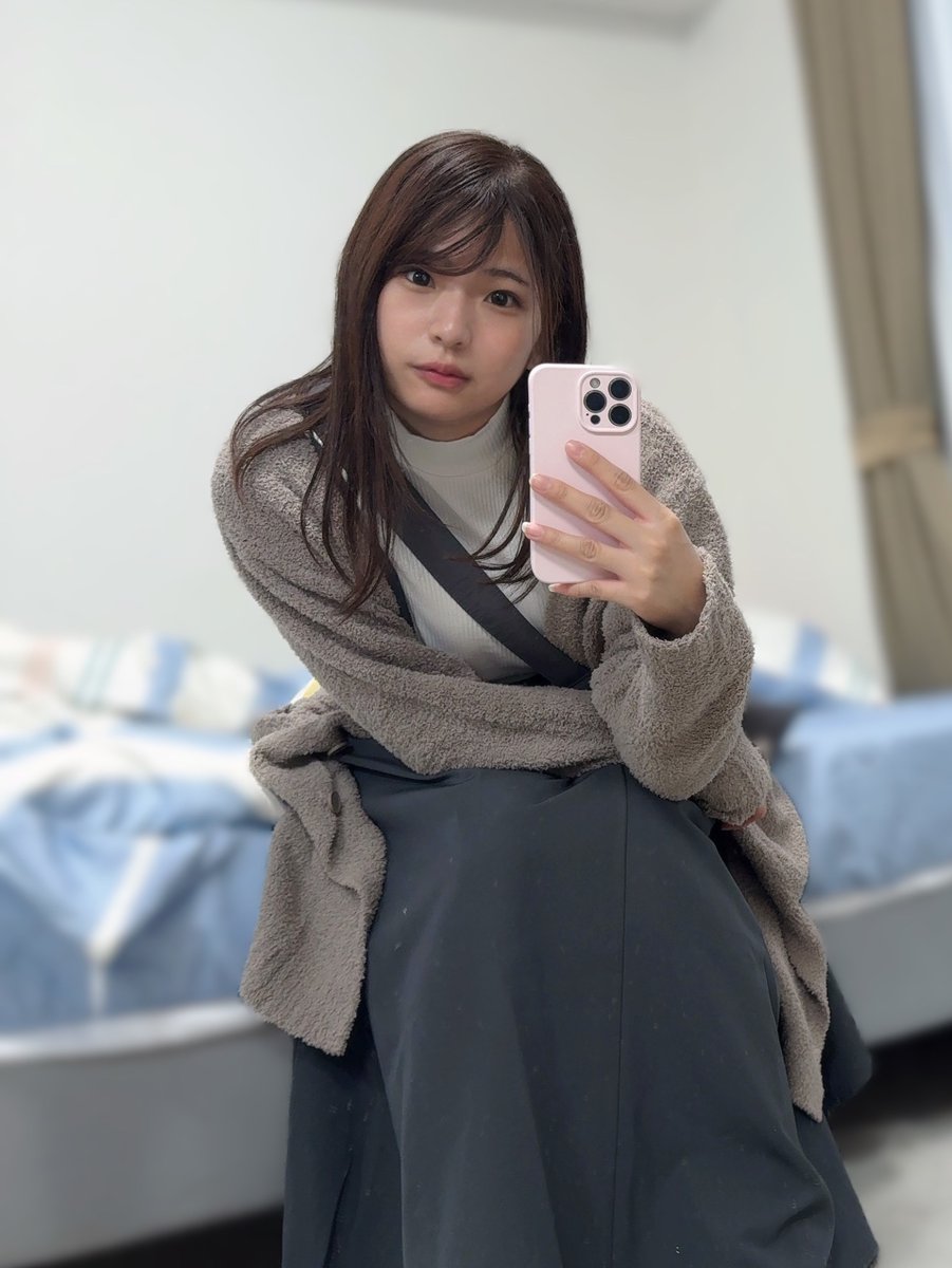 みんなおはよー！☀️ 今週も仕事が始まる…と考えるとこの表情です