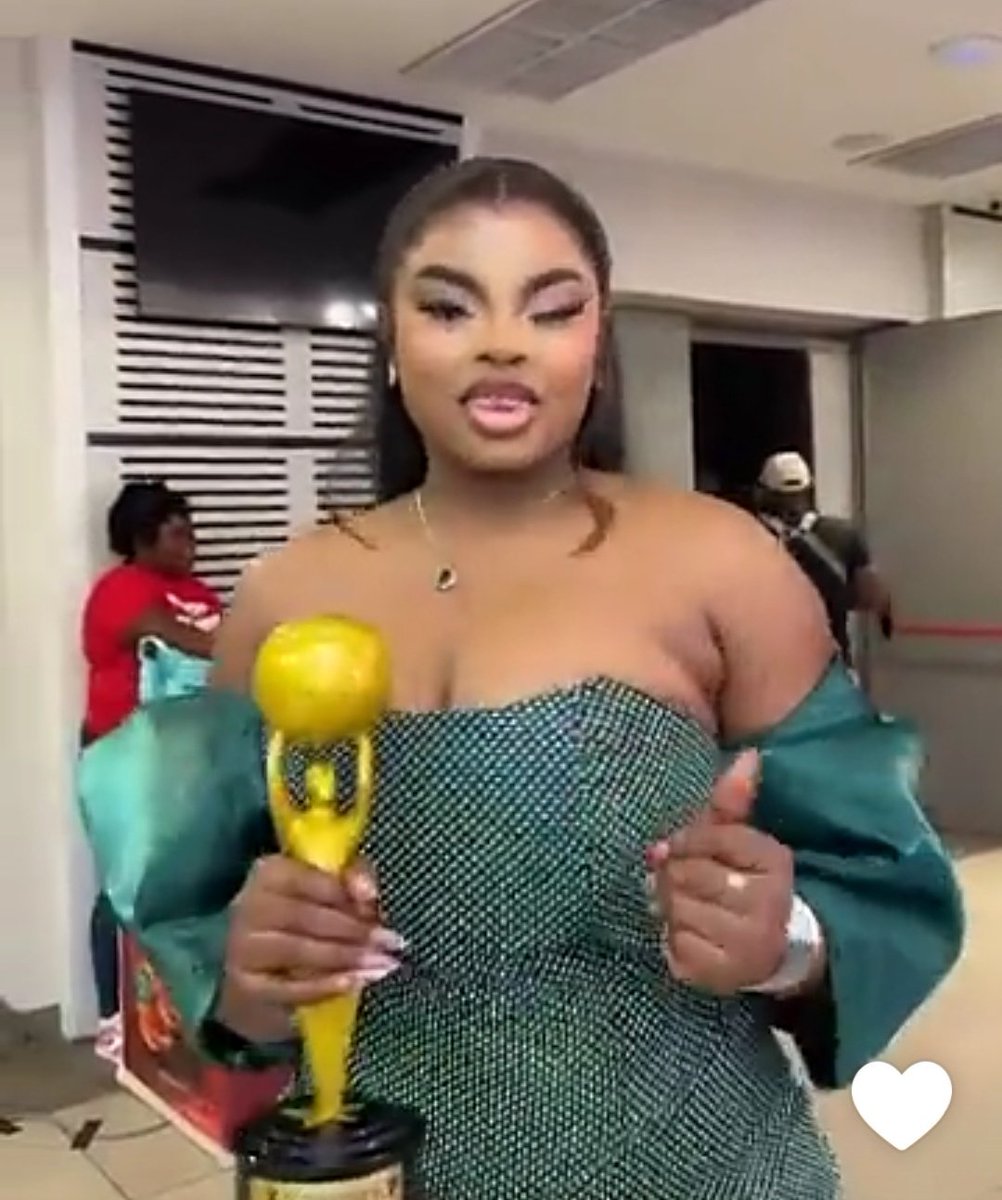 RossettesHq's tweet image. Congratulations, @Rosey_ok Everyone who supports you is glowing with pride right now. This  feels like a beautiful reminder of how far you’ve come. We’re celebrating you.🥳🥳
CONGRATULATIONS DRISEY
DRILL X ROSEY OUR WINNERS

EMMANUEL ANKRAH 
ROSE OWUSU KONADU
#Rosettes #Drisey