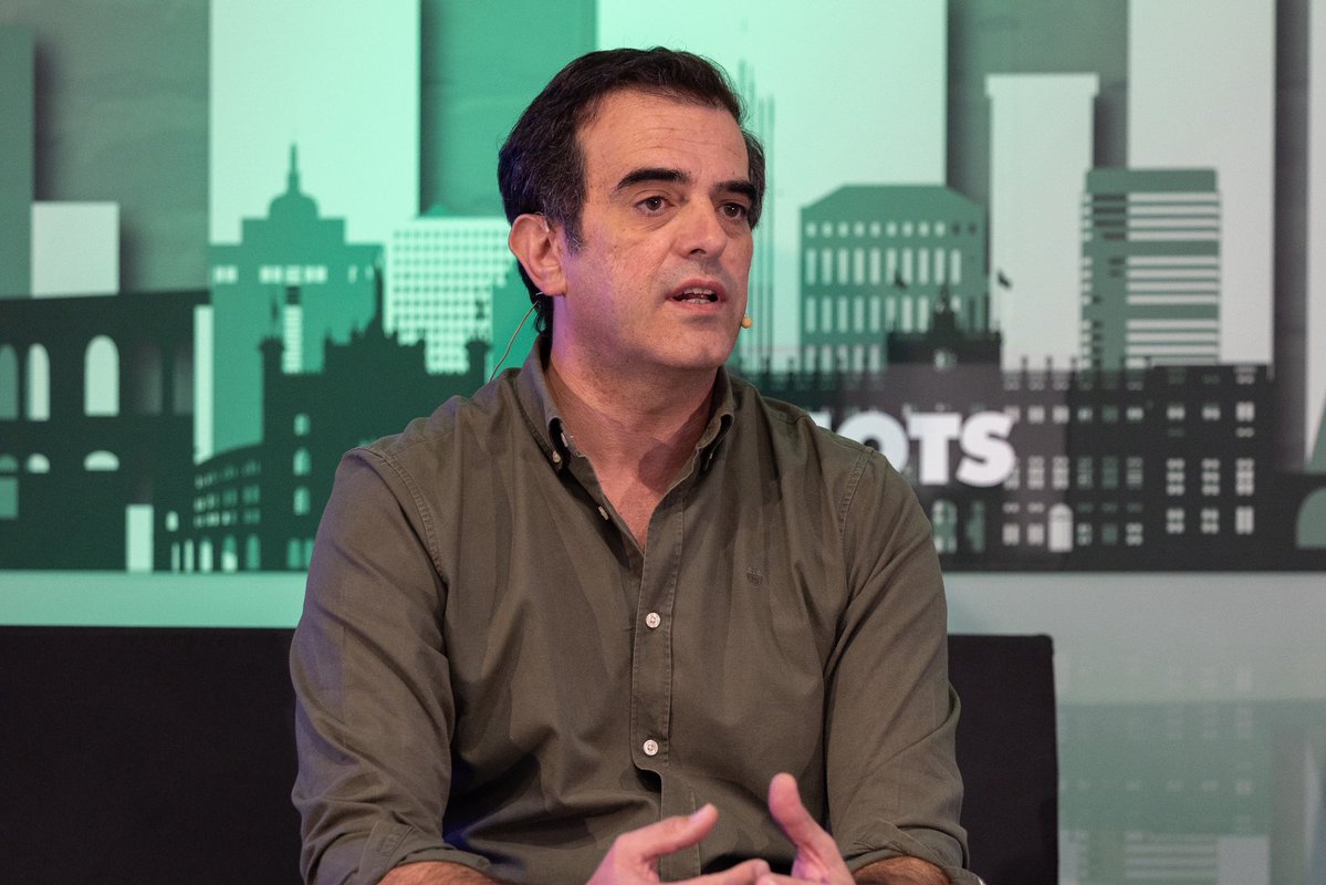 Los héroes en este país son los autónomos y los pequeños empresarios.
Los que arriesgan, crean empleo y sostienen España a pesar de las trabas de la casta política.

Gracias a <a href="/Jorgebuxade/">Jorge Buxadé</a> por invitarme al #campus de jóvenes @patriotsEP junto a <a href="/_patricia_rueda/">Patricia Rueda</a>, donde pude