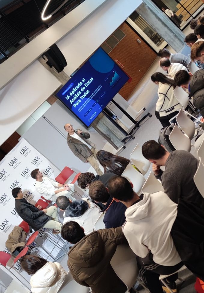 Resumen del I Congreso de Ejercicio Físico y Salud Cardiovascular (<a href="/uaxuniversidad/">UAX</a>):
❤️ Bradicardia ≠ patología (siempre evaluar).
💪 Mujer: fuerza + individualización.
🦴 Hueso: impacto > bajo estímulo.
🧠 IA: más precisión en la prescripción.
Gran jornada. Seguimos aprendiendo