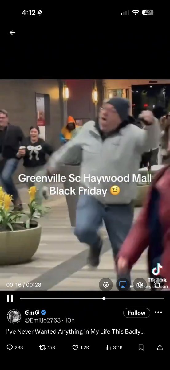 itsCoraleeD's tweet photo. @Emilio2763 What is happening here https://t.co/dGXG9wFnTT